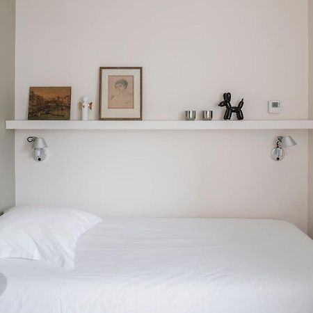 Les Suites De Catherine, La Si Calme Nancy Buitenkant foto