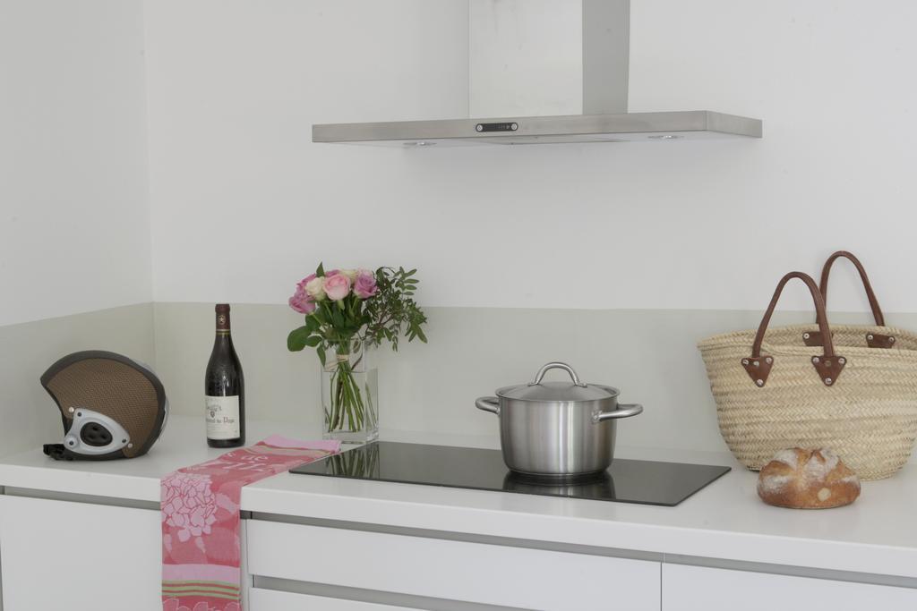 Les Suites De Catherine, La Si Calme Nancy Buitenkant foto