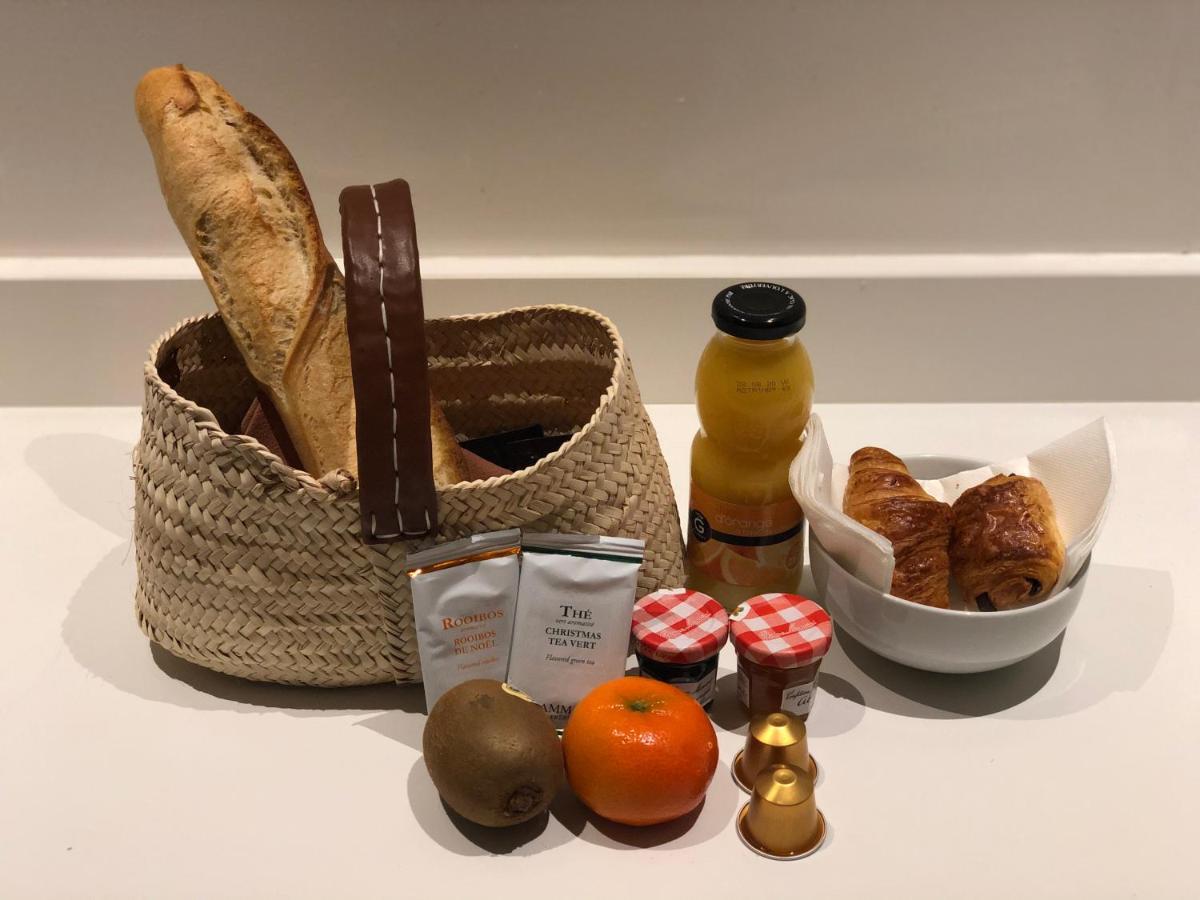 Les Suites De Catherine, La Si Calme Nancy Buitenkant foto