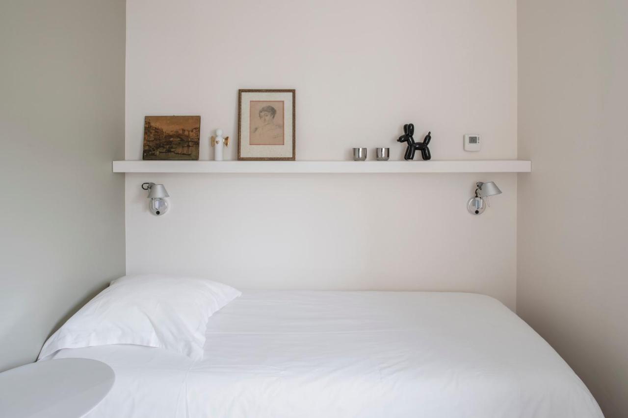 Les Suites De Catherine, La Si Calme Nancy Buitenkant foto
